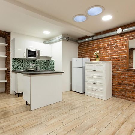 Spacious Apartment In Quiet Courtyard Near Charles Bridge Praha Exteriér fotografie