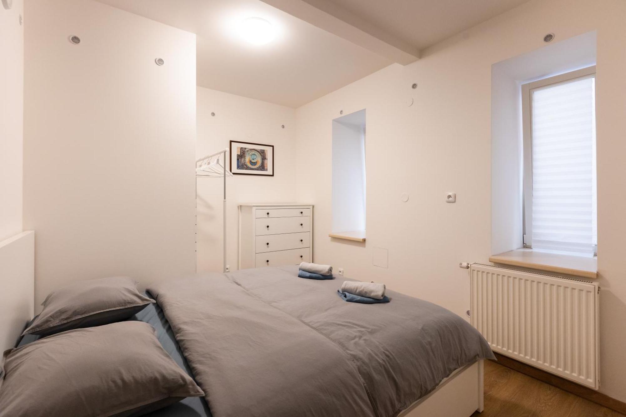 Spacious Apartment In Quiet Courtyard Near Charles Bridge Praha Exteriér fotografie