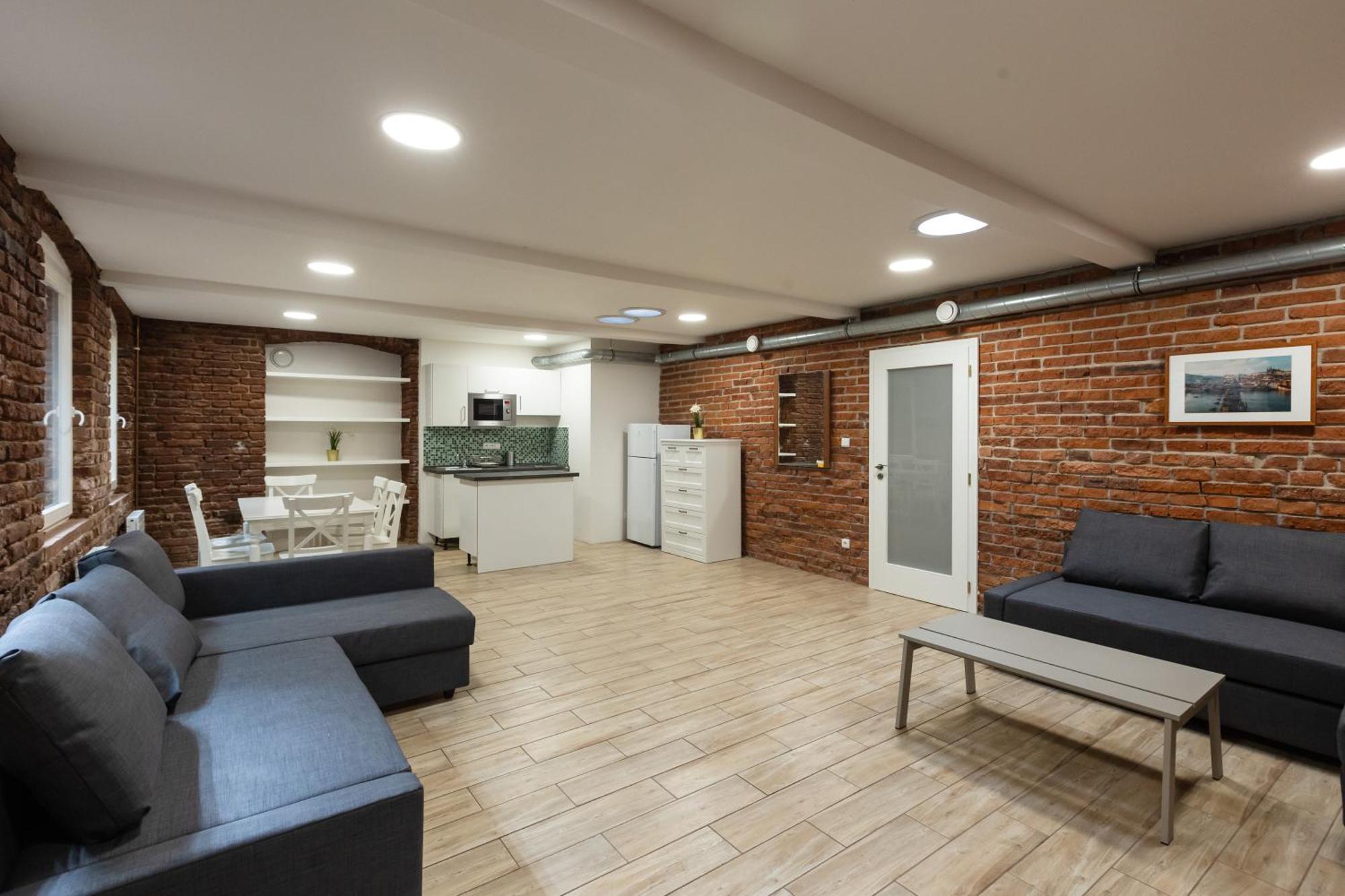 Spacious Apartment In Quiet Courtyard Near Charles Bridge Praha Exteriér fotografie